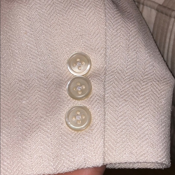 Cream jacket. - Picture 4 of 5